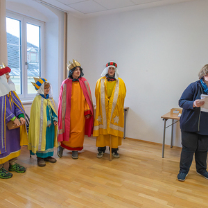 Sendung der Sternsinger durch Pastoralassistentin Ulrike Steinmaurer