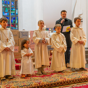 Am Christkönigs-Sonntag wurden in der Pfarrkirche Kirchdorf an der Krems beim Sonntagsgottesdienst neue MinistrantInnen aufgenommen