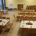 schön gestalteter Pfarrsaal