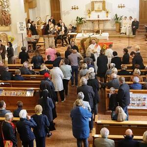 Festgottesdienst und Feier in der MZH 