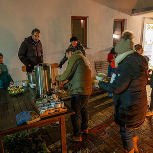 Die Familien Watzl und Schrettle taten sich zusammen und luden gemeinsam zu einer Adventfeier ein