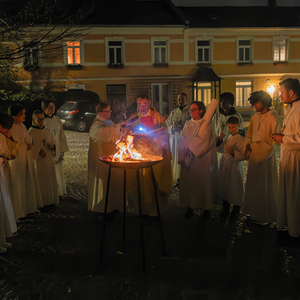 Die Feier der Osternacht in der Pfarre Kirchdorf/Krems.