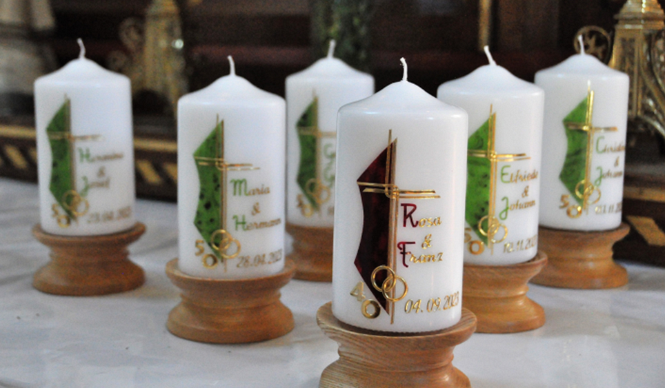 Kerzen als Geschenk für Jubelpaar zu Maria Himmelfahrt
