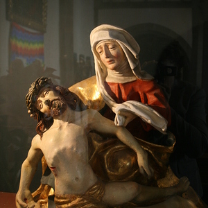 'Pieta' (Statue im Kreuzaltar)