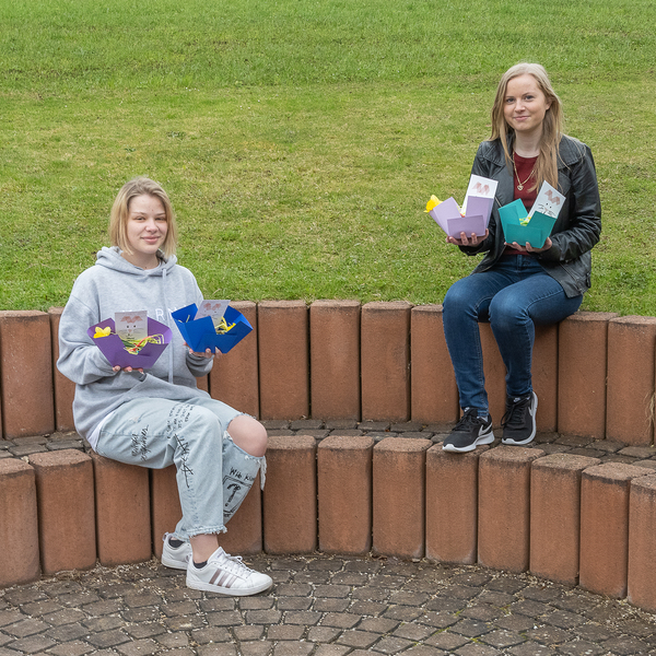 Osternest für MinistrantInnenOster-DankeschönKirchdorfer MinistrantInnen erhielten daheim eine Osterüberraschung durch die Gruppenleiterinnen Eine Überraschung kam am Osterwochenende zu den Kirchdorfer Ministrantinnen und Ministranten nach Hause.