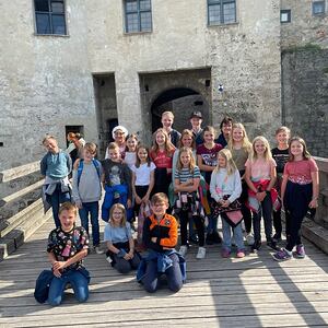 Das Mini-Team 2024 auf der Burg