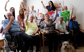 Spaß und Action verbindet Jung und Alt bei der Ferienaktion im Caritas-Seniorenwohnhaus Schloss Hall in Bad Hall