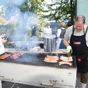 Beim Grillen