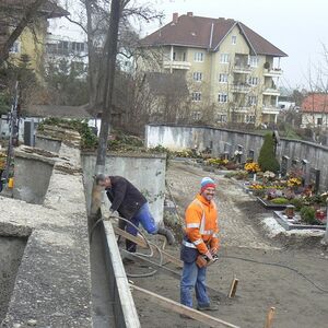 Neubau der Urnenecke am Friedhof 2012