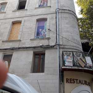 Fenstermalerei in Avignon