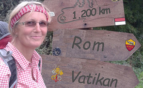 Margit Schmidinger pilgert für Gleichstellung zu Fuß nach Rom