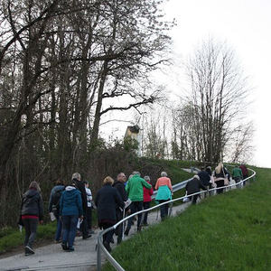 St. Quirinus geht den Kreuzweg auf den Pöstlingberg