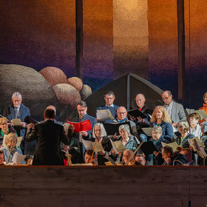 Festgottesdienst, musikalische Umrahmung durch Kirchenchor und Orchester, Leitung Klaus Gruber