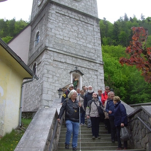 Teilnehmer vor der Kirche 'Maria im Schatten'