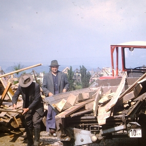 Über 80 Helfer waren beim ersten Arbeitseinsatz