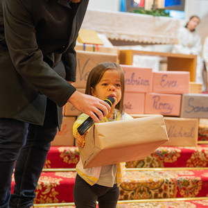 Am Christkönigs-Sonntag wurden in der Pfarrkirche Kirchdorf an der Krems beim Sonntagsgottesdienst neue MinistrantInnen aufgenommen