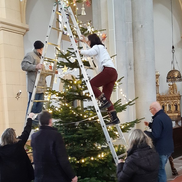 Christbaum schmücken