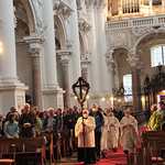 Einzug beim Gottesdienst im Stift St. Florian mit Bischof Manfred