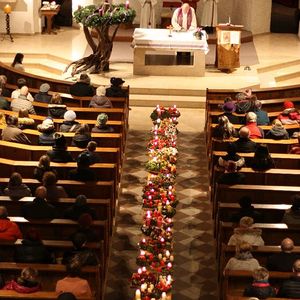 Adventkranzweihe in St. Quirinus