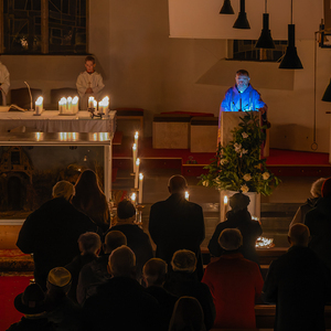 Rorate ist ein stimmungsvoller Gottesdienst im Advent, er wird noch vor Sonnenaufgang bei Kerzenlicht gefeiert. In der Pfarre Kirchdorf an der Krems findet dieser an den Adventsamstagen um 6 Uhr früh statt, anschließend gibt es ein kleines Stehfrühst