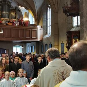 Unser Priester Marian Tatura leitete die Feier.