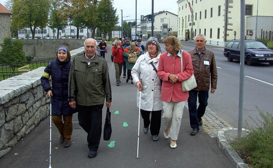 Beginn der Stadtführung. © Blindenpastoral