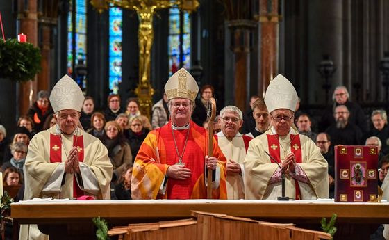 V. l.: Bischof em. Maximilian Aichern, Bischof Manfred Scheuer und Bischof em. Ludwig Schwarz am Fest Maria Empfängnis | 8. Dezember 2016, Linzer Mariendom