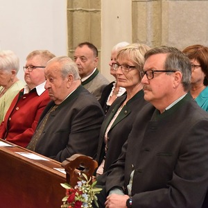 Die Jubelpaare in der Pfarrkirche