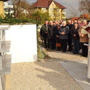 Neubau der Urnenecke am Friedhof 2012