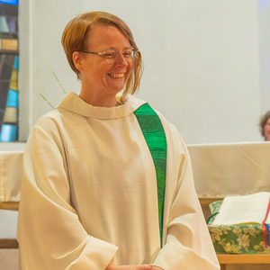 Bernadette Hackl beim Sonntagsgottesdienst anlässlich ihres Abschieds von der beruflichen Tätigkeit in der Pfarre Kirchdorf an der Krems