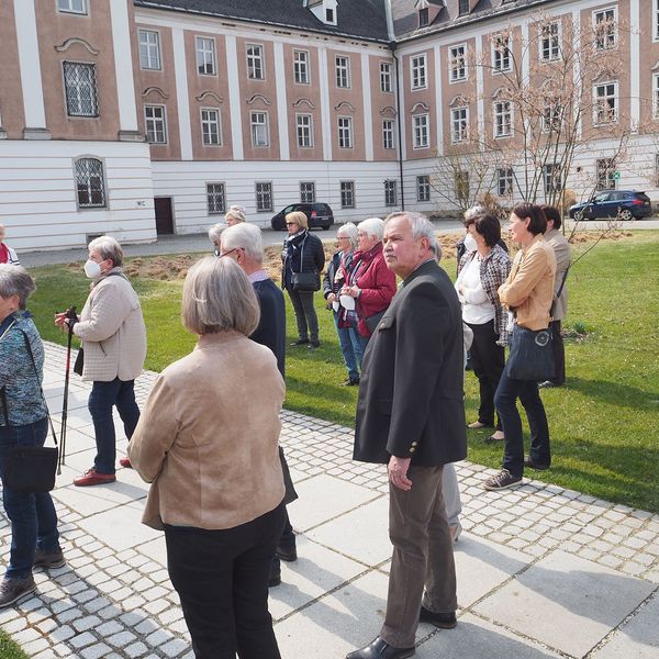 Führung mit Abstand