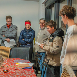 Lebendiger Adventkalender der Pfarre Kirchdorf an der Krems. Adventliche Besinnung - beten, singen und feiern. Anschließend gemeinsam bei Tee wärmen und reden.Bild: Lebendiger Adventkalender bei Familie Holzer-Colin