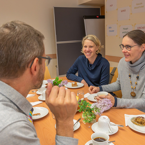 Jungscharkinder und deren Eltern luden zum Pfarrkaffee