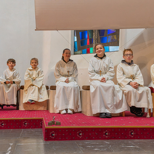 Am Christkönigs-Sonntag wurden in der Pfarrkirche Kirchdorf an der Krems beim Sonntagsgottesdienst neue MinistrantInnen aufgenommen