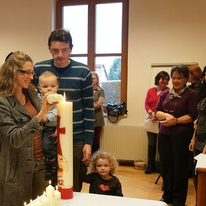 Lichterfeier zum Jahresgedächtnis der Taufe