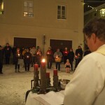 Adventkranzsegnung am Höllplatz