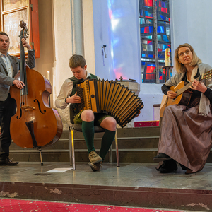 Familie Renhardt umrahmte den Gottesdienst musikalisch.