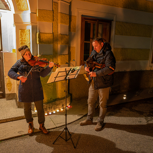 Adventliche Feier des Pfarrhof-Teams Susanne Lammer und Ingrid Fehringer unter musikalischer Gestaltung von Christa und Günter Wolfinger am 6. Dezember 2022