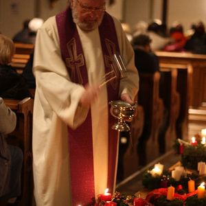 Adventkranzweihe in St. Quirinus