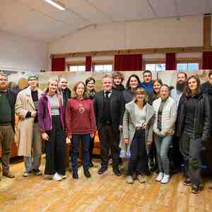 ugendliche und junge Erwachsene beim Meet & Greet 