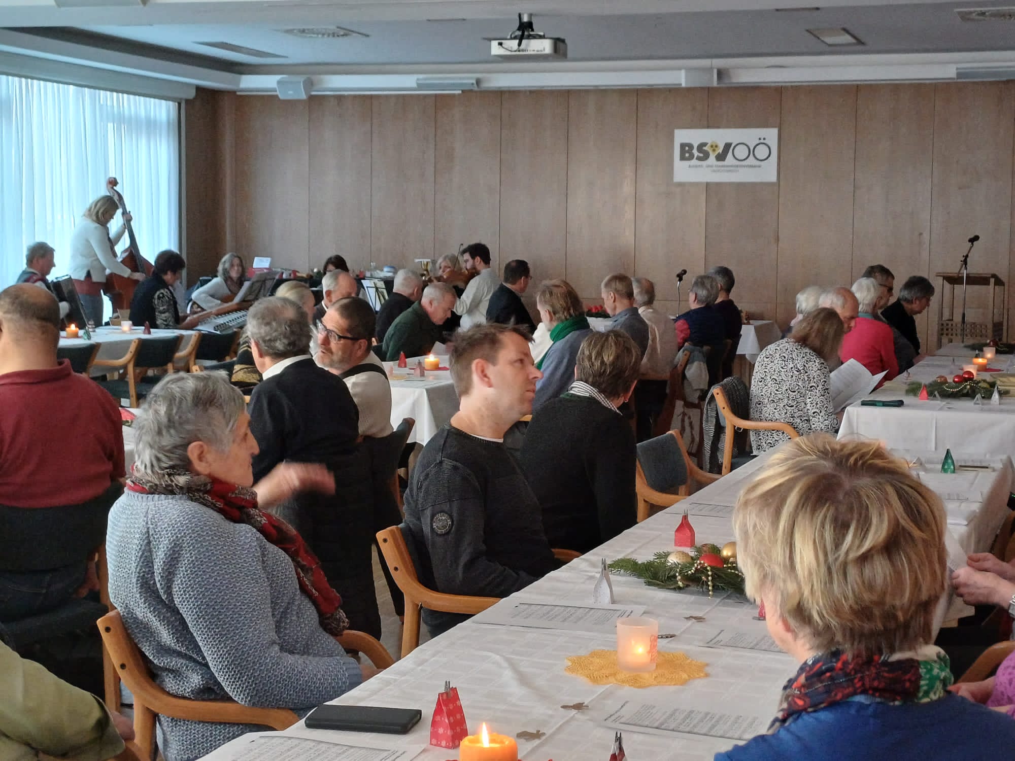 Feier im Saal / Blindenpastoral