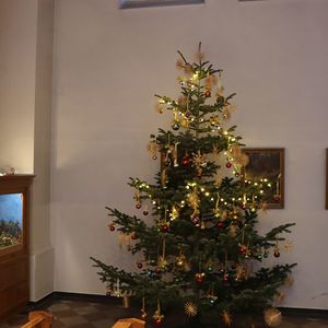 Weihnachtsschmuck in St. Quirinus