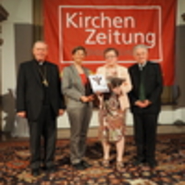 Am 15. Mai 2015 wurde im Linzer Landhaus der 22. Solidaritätspreis verliehen. Den zehn Preisträgerinnen und Preisträgern wurden die Preise von Bischof Dr. Ludwig Schwarz, Landeshauptmann Dr. Josef Pühringer und Soziallandesrätin Mag. Gertraud Jahn üb