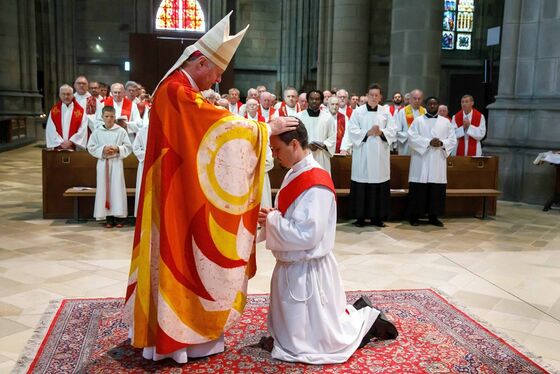 Weihe durch Handauflegung und Gebet / © Diözese Linz / Hermann Wakolbinger Weihe durch Handauflegung und Gebet