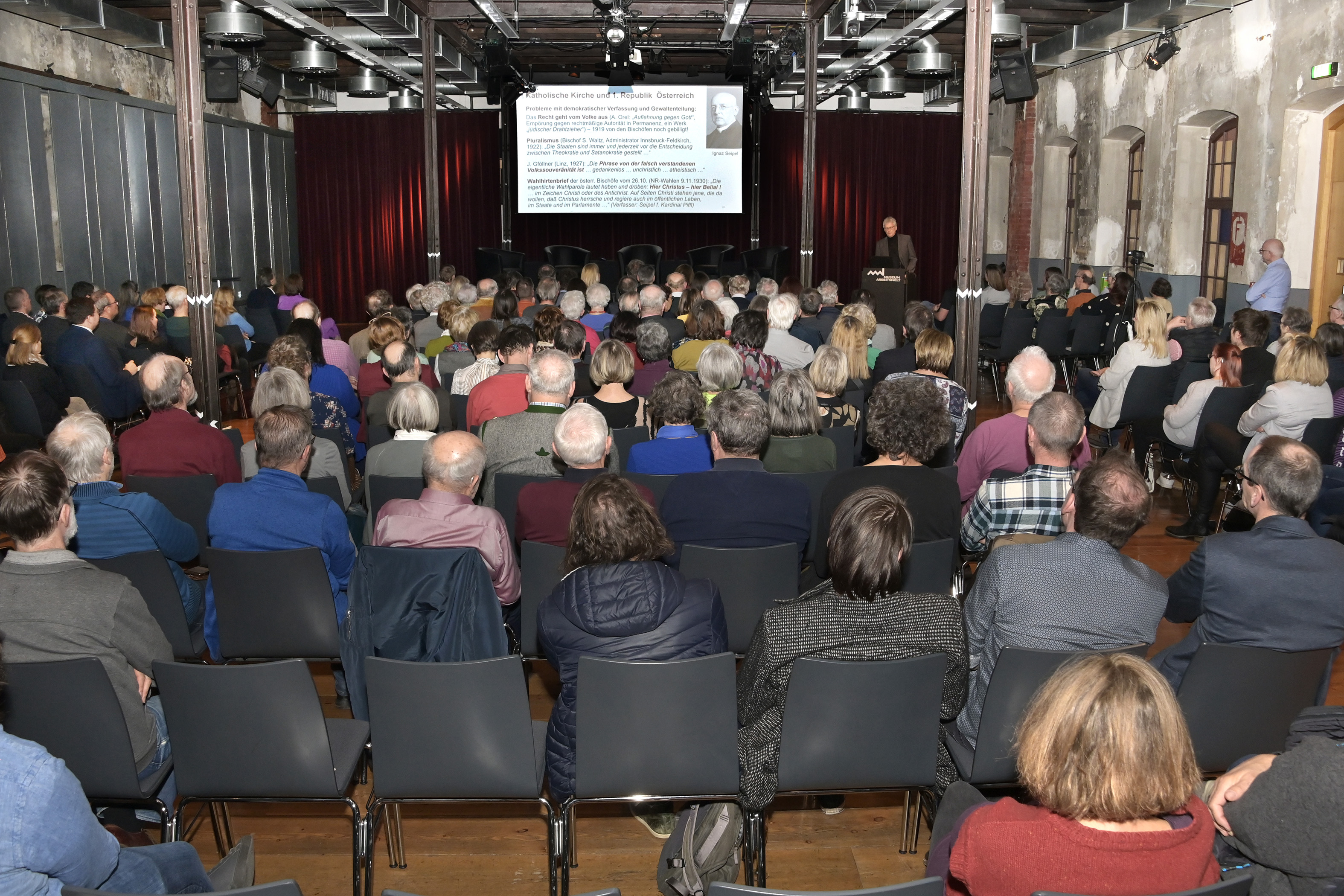 50 Jahre_viele Gäste beim Fest im Museum Arbeitswelt