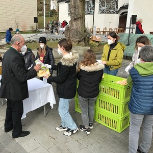 Palmsonntag: Bibelbrotverkauf