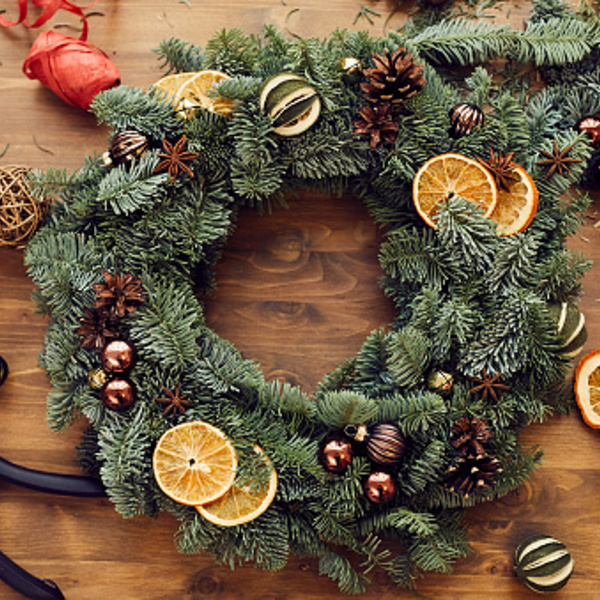 Holiday wreath craft