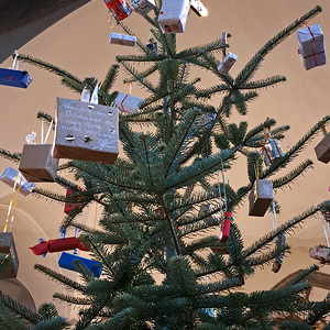 Wünsche der Kinder am Christbaum