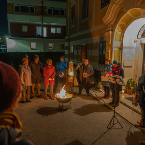 Adventliche Feier des Pfarrhof-Teams Susanne Lammer und Ingrid Fehringer unter musikalischer Gestaltung von Christa und Günter Wolfinger am 6. Dezember 2022