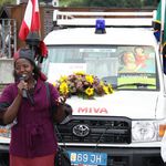 Segnung des neuen Rettungsautos für Tansania
